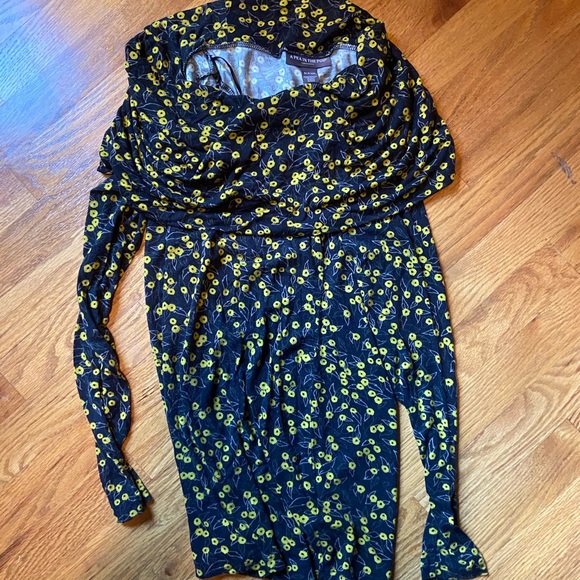 NWOT a pea in the pod cowl neck - Picture 2 of 3